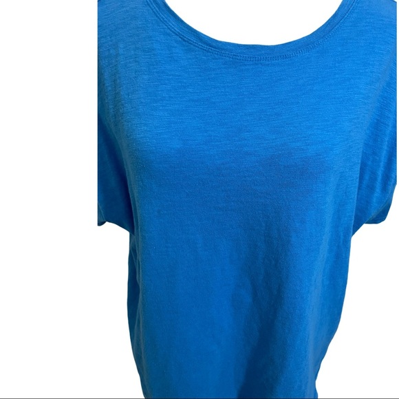 North face women round collar size X-Large top short sleeves blue. - Picture 2 of 6